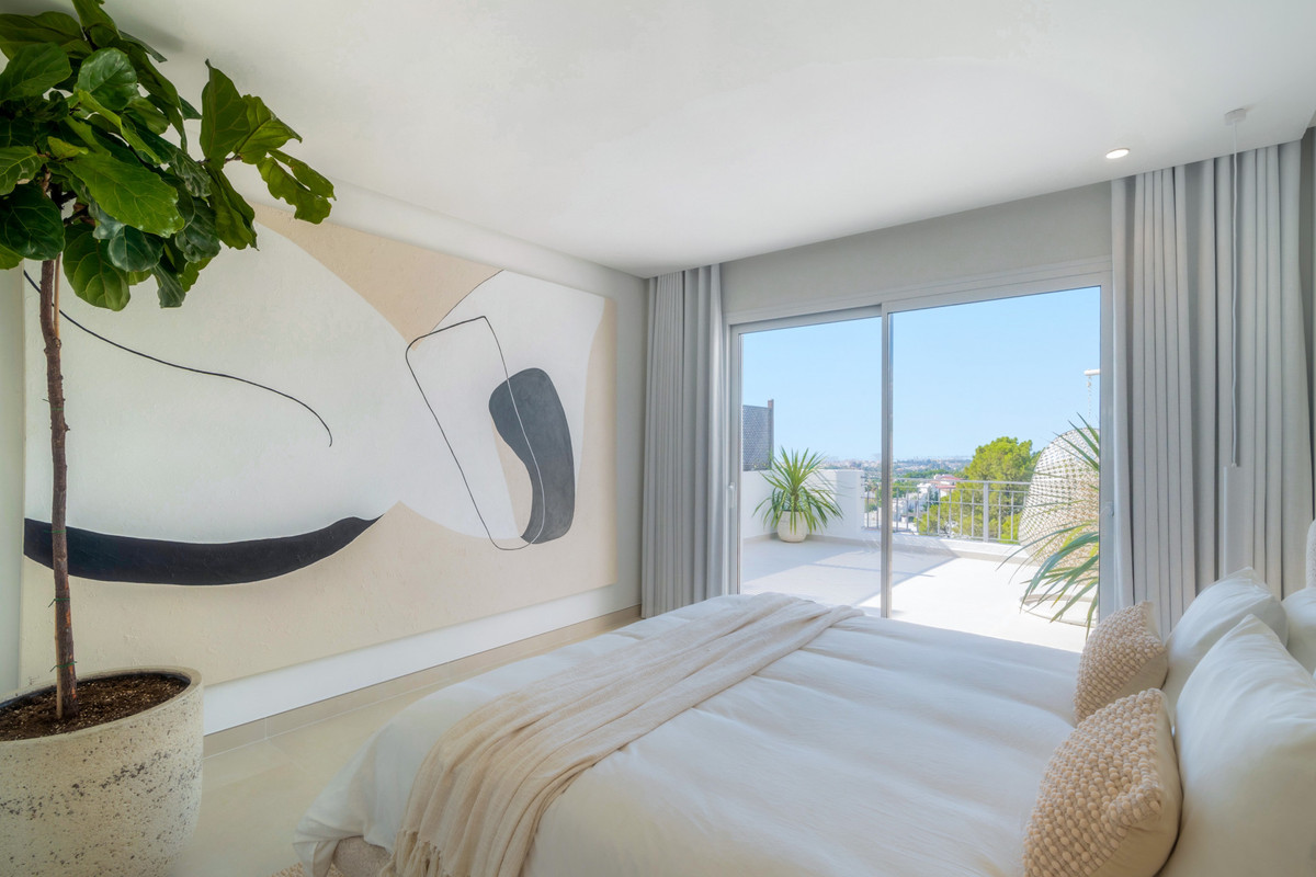 3 Bed Apartment for sale in La Quinta Costa Del Sol, Málaga, Spain