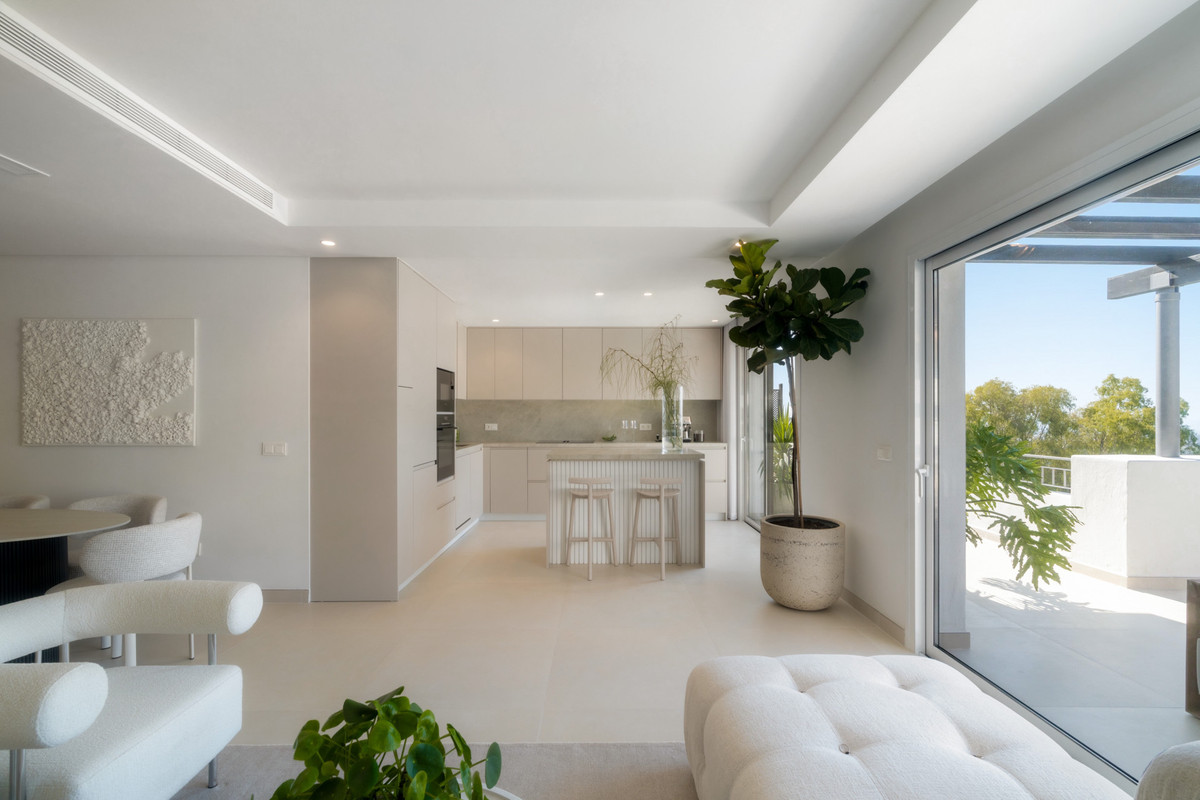 3 Bed Apartment for sale in La Quinta Costa Del Sol, Málaga, Spain