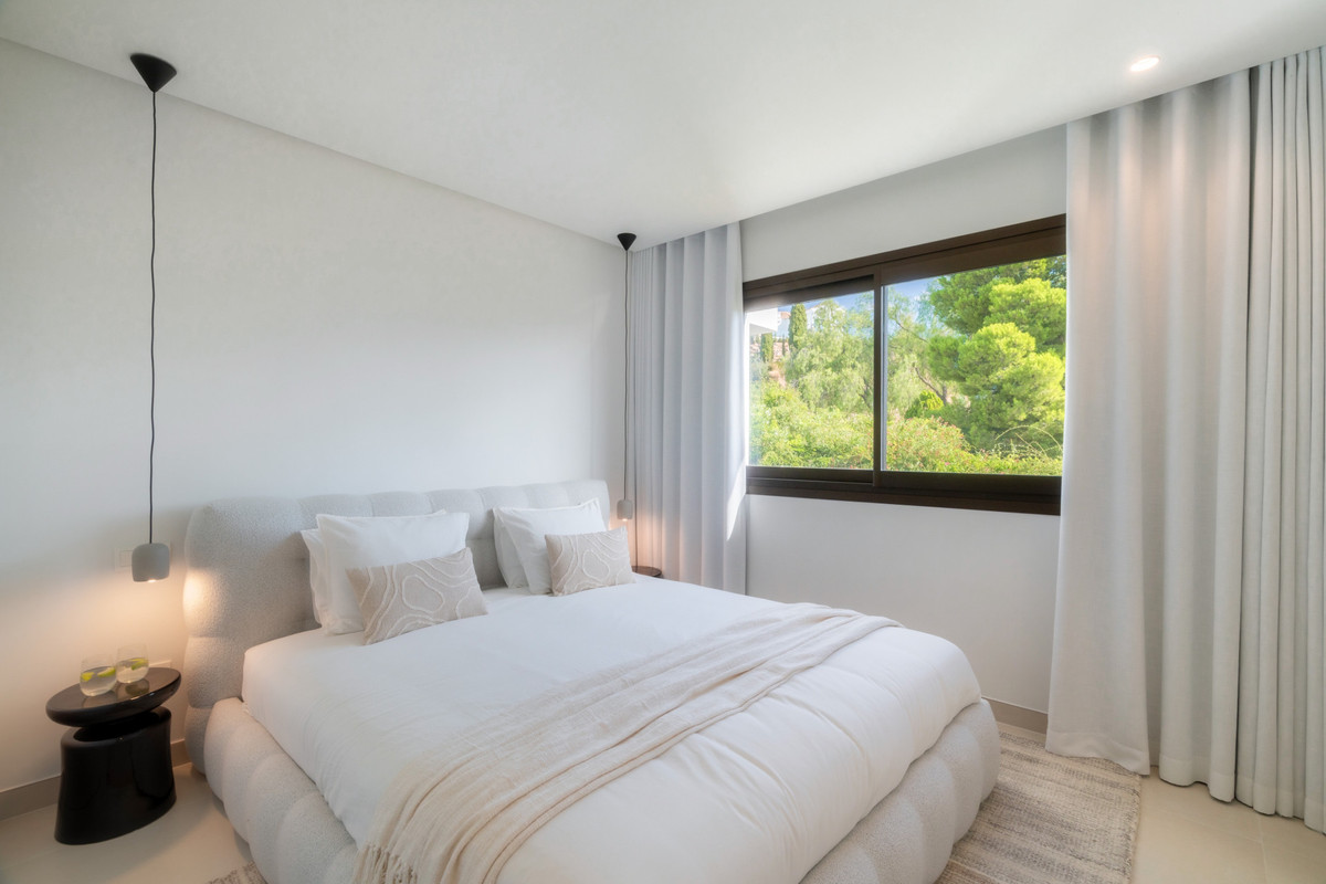 3 Bed Apartment for sale in La Quinta Costa Del Sol, Málaga, Spain