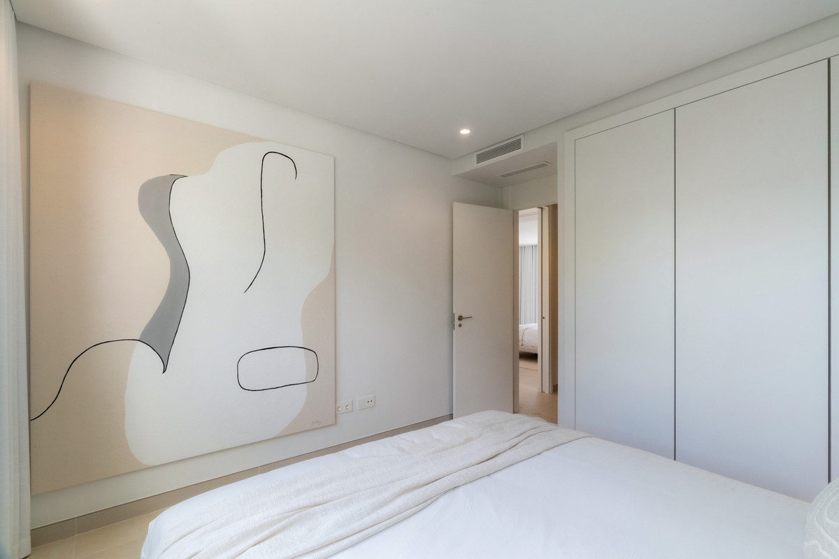 3 Bed Apartment for sale in La Quinta Costa Del Sol, Málaga, Spain