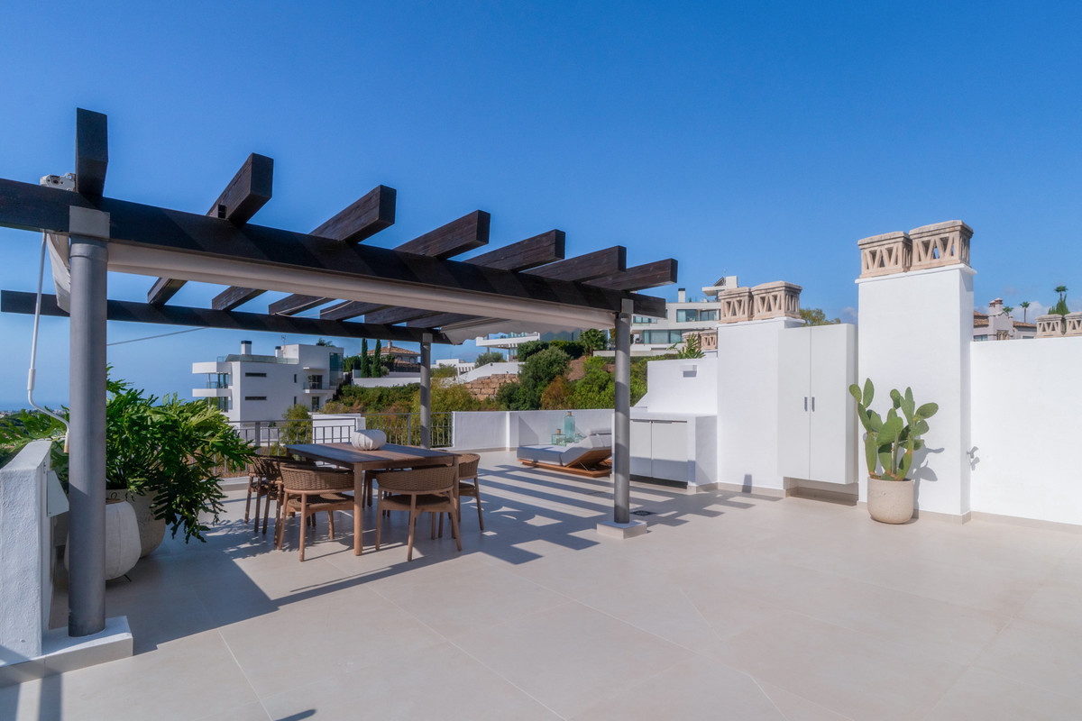 3 Bed Apartment for sale in La Quinta Costa Del Sol, Málaga, Spain
