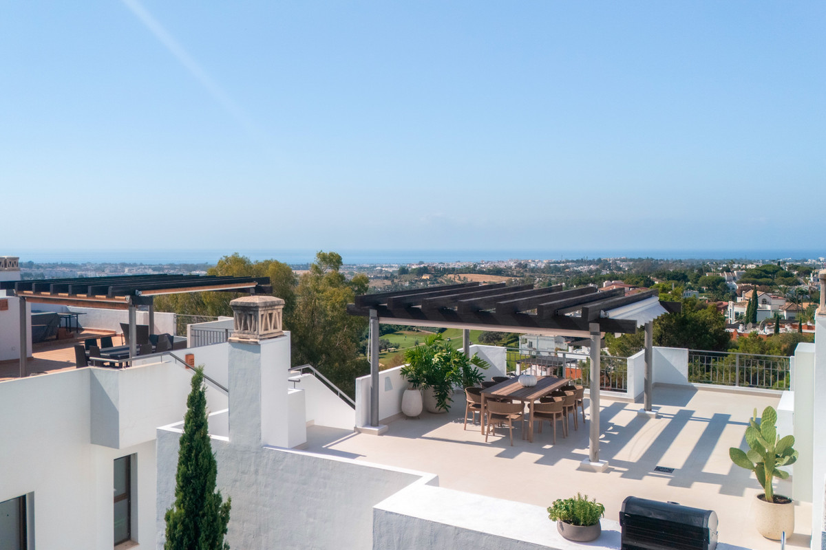 3 Bed Apartment for sale in La Quinta Costa Del Sol, Málaga, Spain