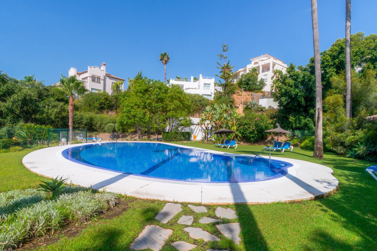 3 Bed Apartment for sale in La Quinta Costa Del Sol, Málaga, Spain