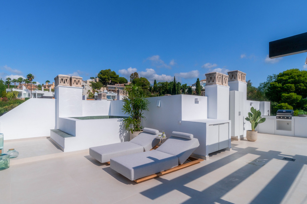 3 Bed Apartment for sale in La Quinta Costa Del Sol, Málaga, Spain