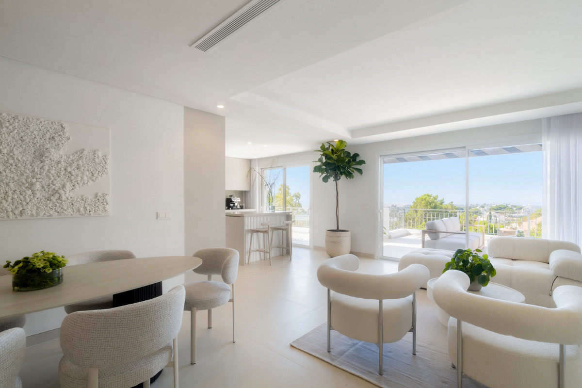 3 Bed Apartment for sale in La Quinta Costa Del Sol, Málaga, Spain