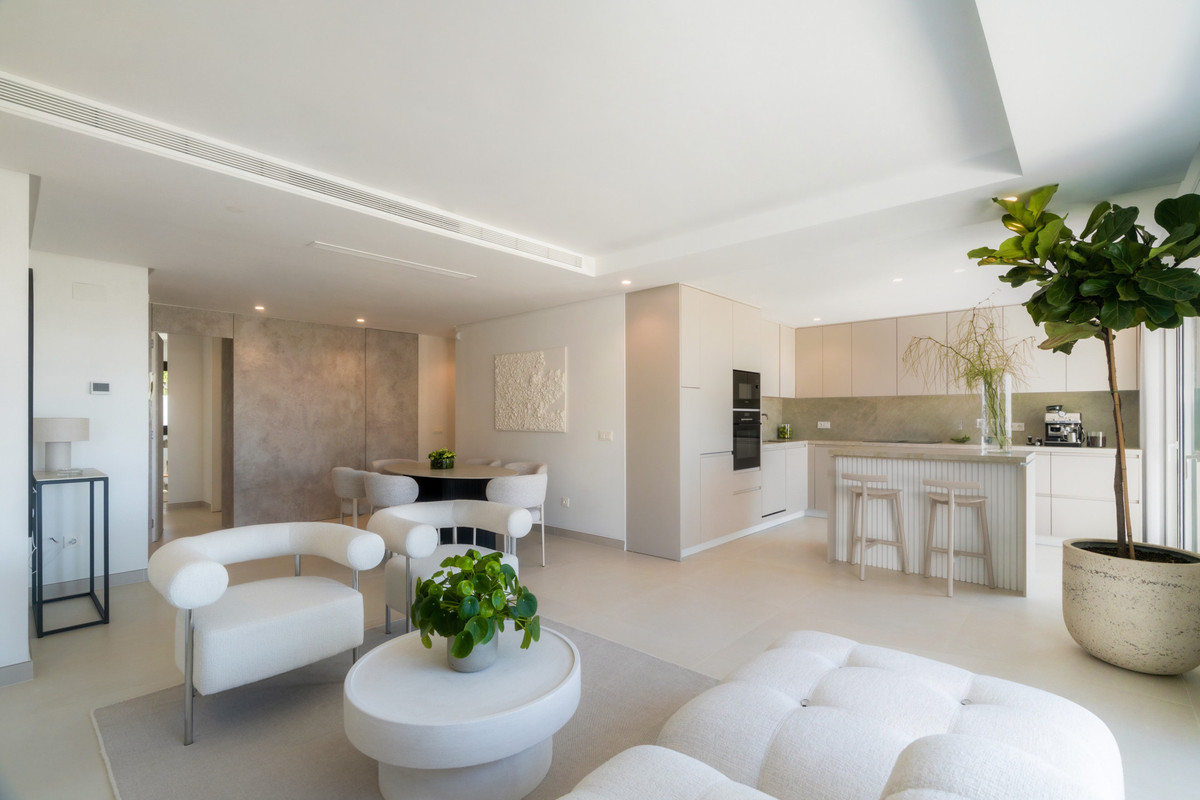 3 Bed Apartment for sale in La Quinta Costa Del Sol, Málaga, Spain