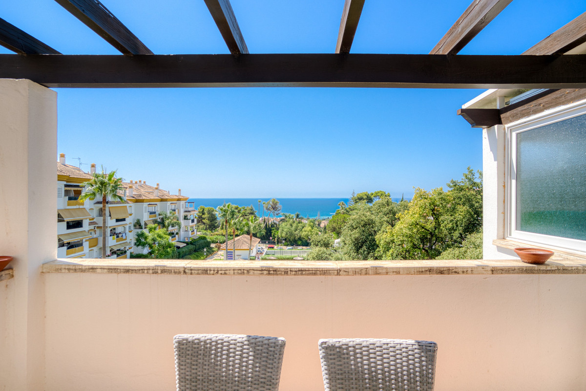 3 Bed Apartment for sale in The Golden Mile Costa Del Sol, Málaga, Spain