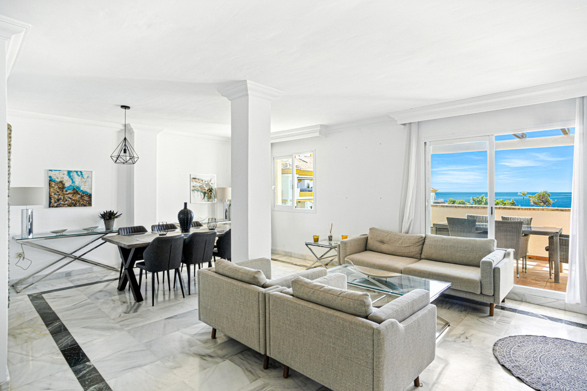 3 Bed Apartment for sale in The Golden Mile Costa Del Sol, Málaga, Spain