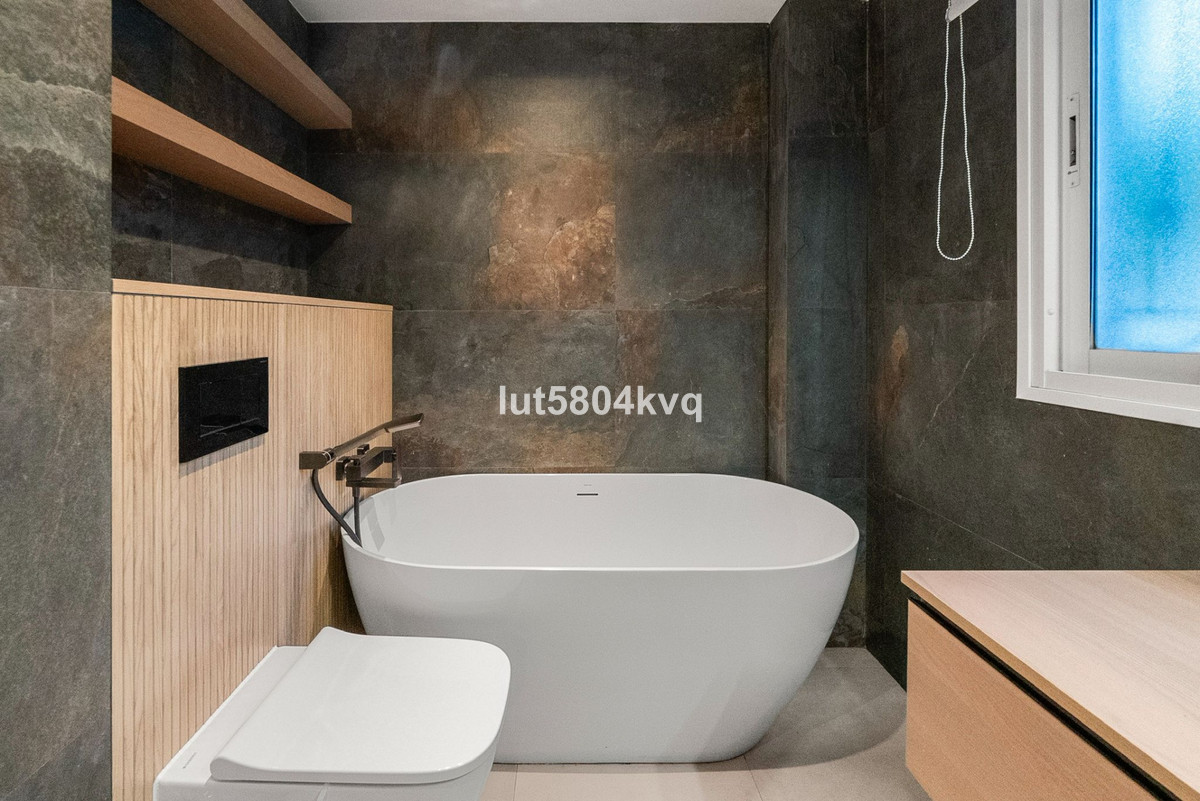 Se vende Apartamento Planta Baja de 3 dormitorios en Costa Del Sol, Málaga, España
