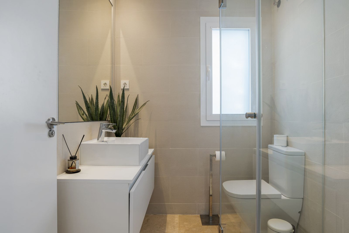 Se vende Apartamento Planta Baja de 3 dormitorios en Costa Del Sol, Málaga, España