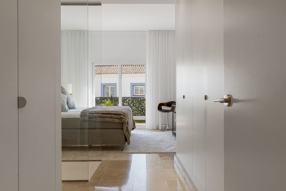 Se vende Apartamento Planta Baja de 3 dormitorios en Costa Del Sol, Málaga, España