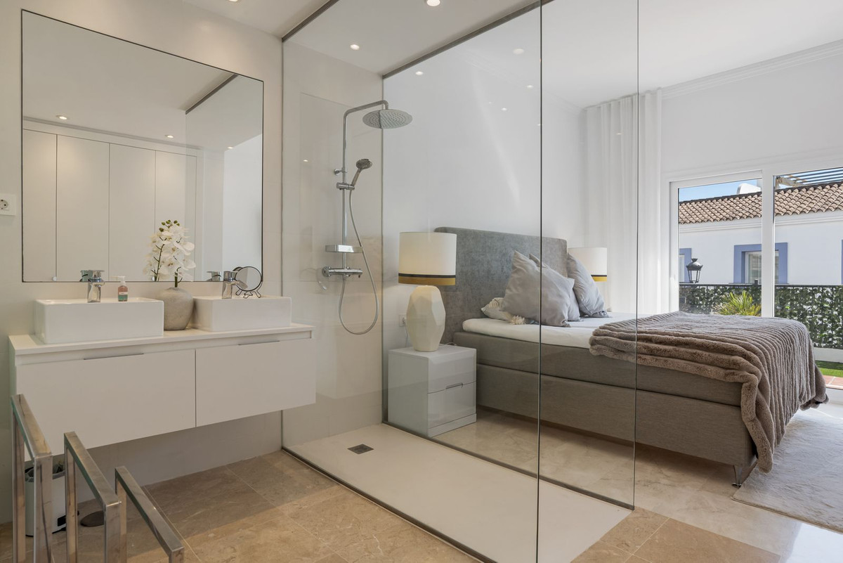 Se vende Apartamento Planta Baja de 3 dormitorios en Costa Del Sol, Málaga, España