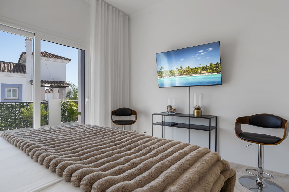 Se vende Apartamento Planta Baja de 3 dormitorios en Costa Del Sol, Málaga, España
