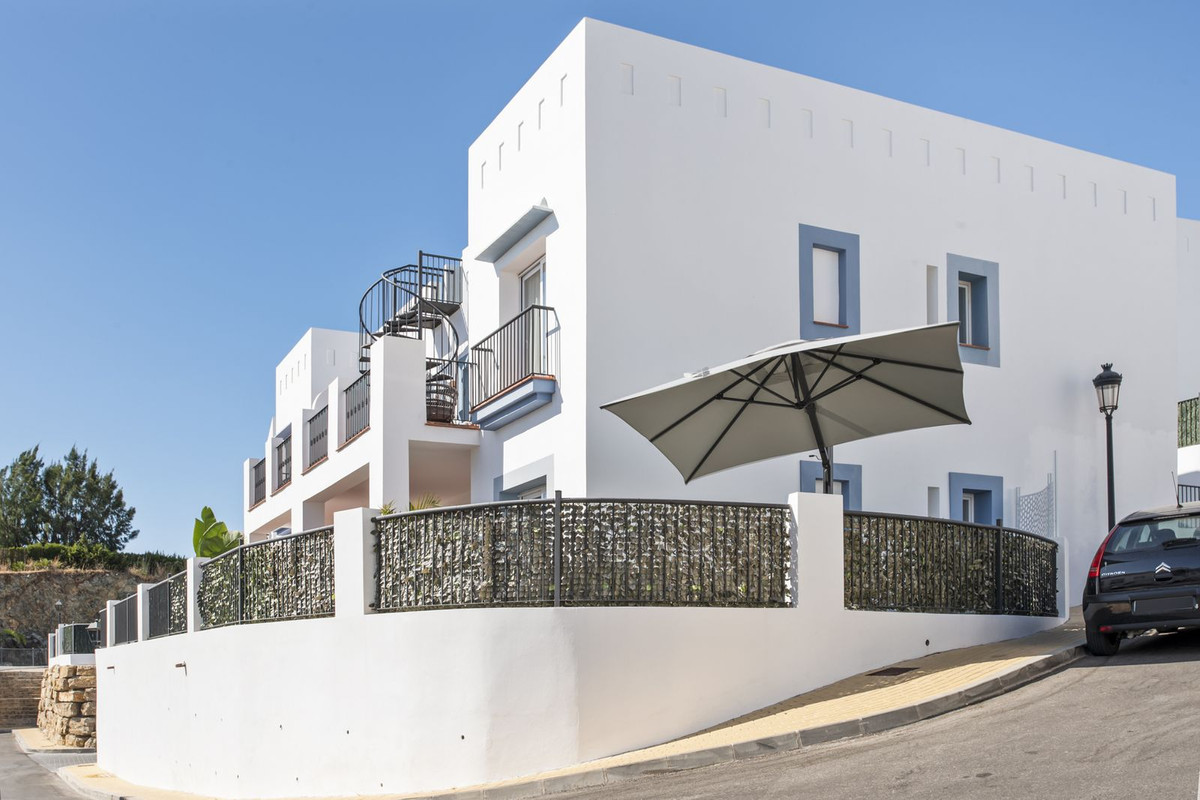 Se vende Apartamento Planta Baja de 3 dormitorios en Costa Del Sol, Málaga, España
