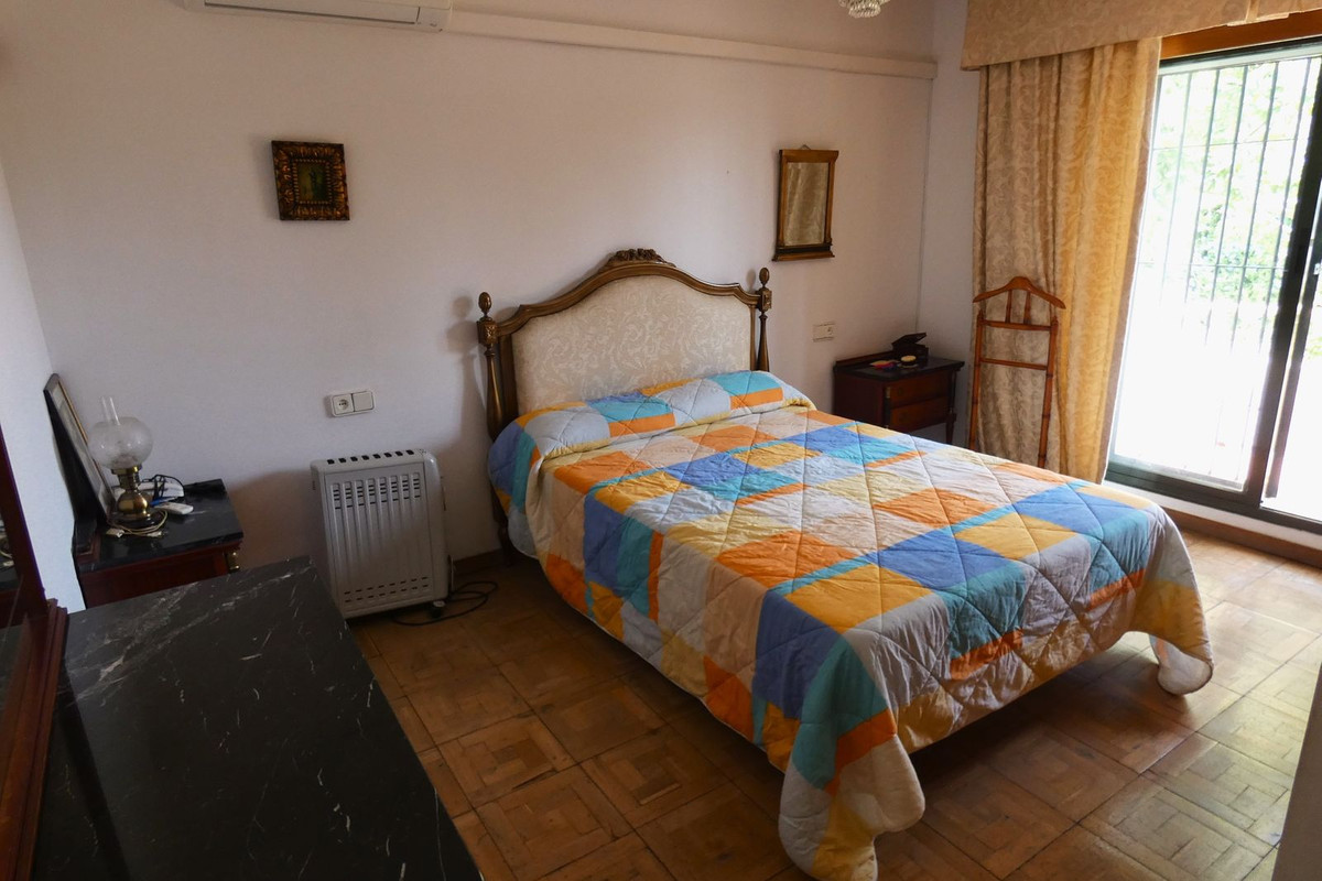 5 Bed Townhouse for sale in Marbella Costa Del Sol, Málaga, Spain