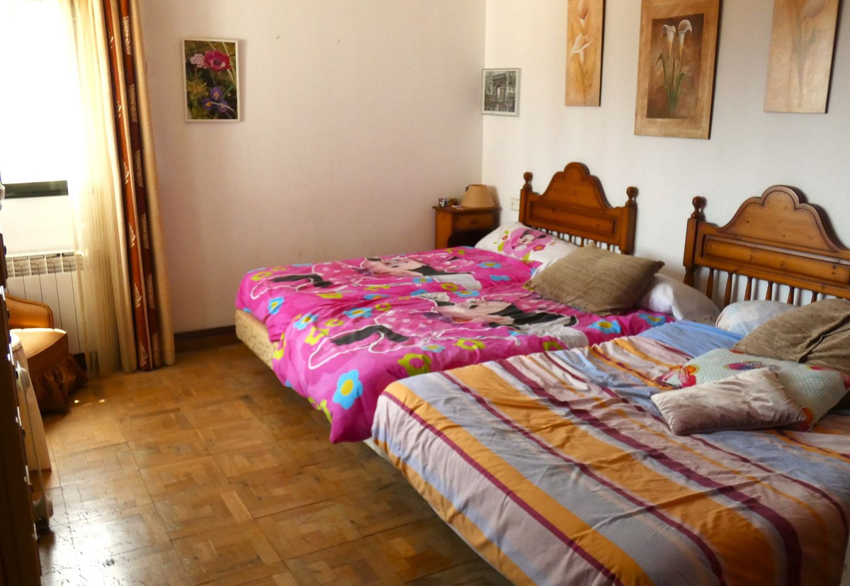 5 Bed Townhouse for sale in Marbella Costa Del Sol, Málaga, Spain