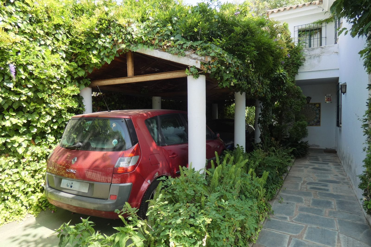 5 Bed Townhouse for sale in Marbella Costa Del Sol, Málaga, Spain