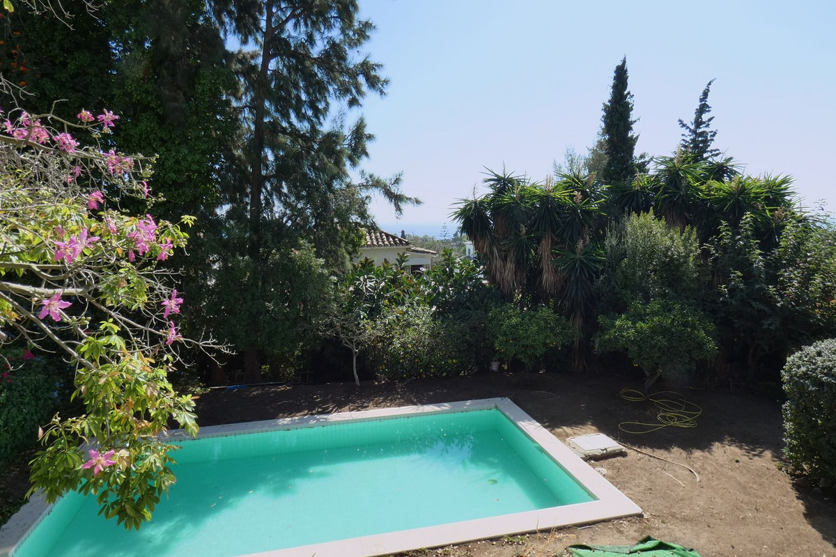5 Bed Townhouse for sale in Marbella Costa Del Sol, Málaga, Spain
