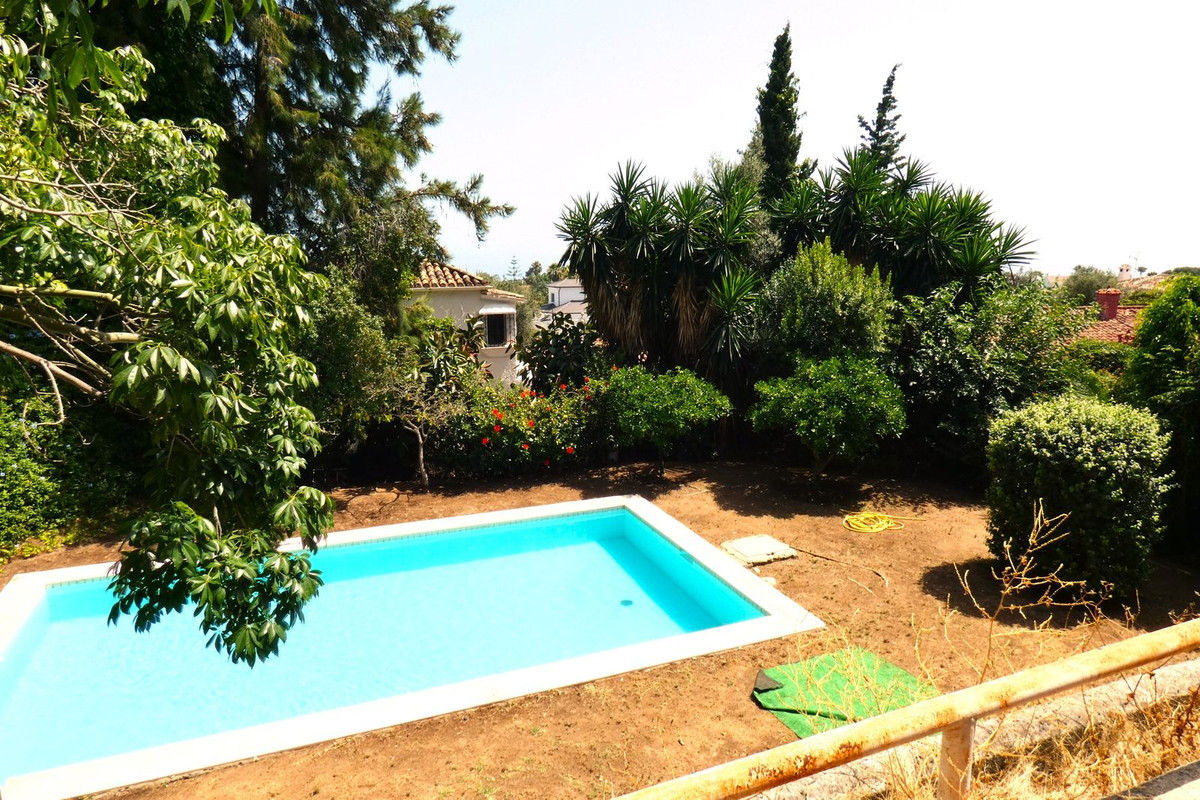 5 Bed Townhouse for sale in Marbella Costa Del Sol, Málaga, Spain