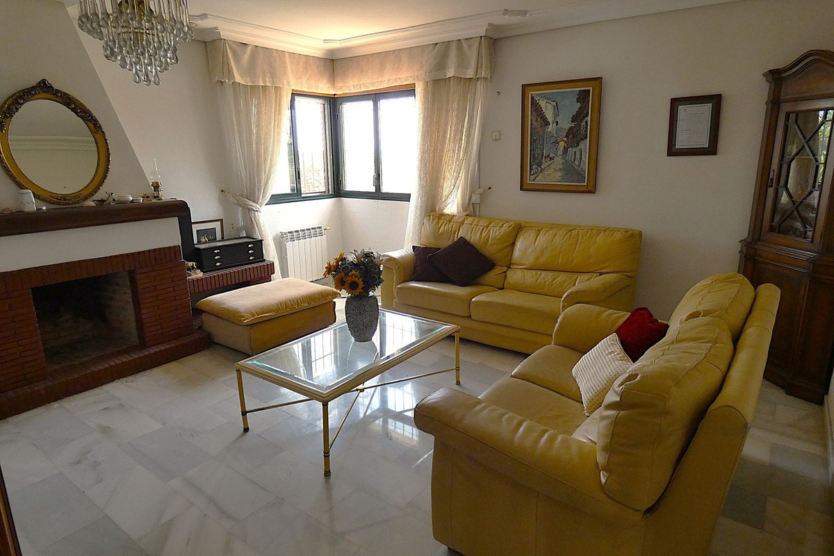 5 Bed Townhouse for sale in Marbella Costa Del Sol, Málaga, Spain