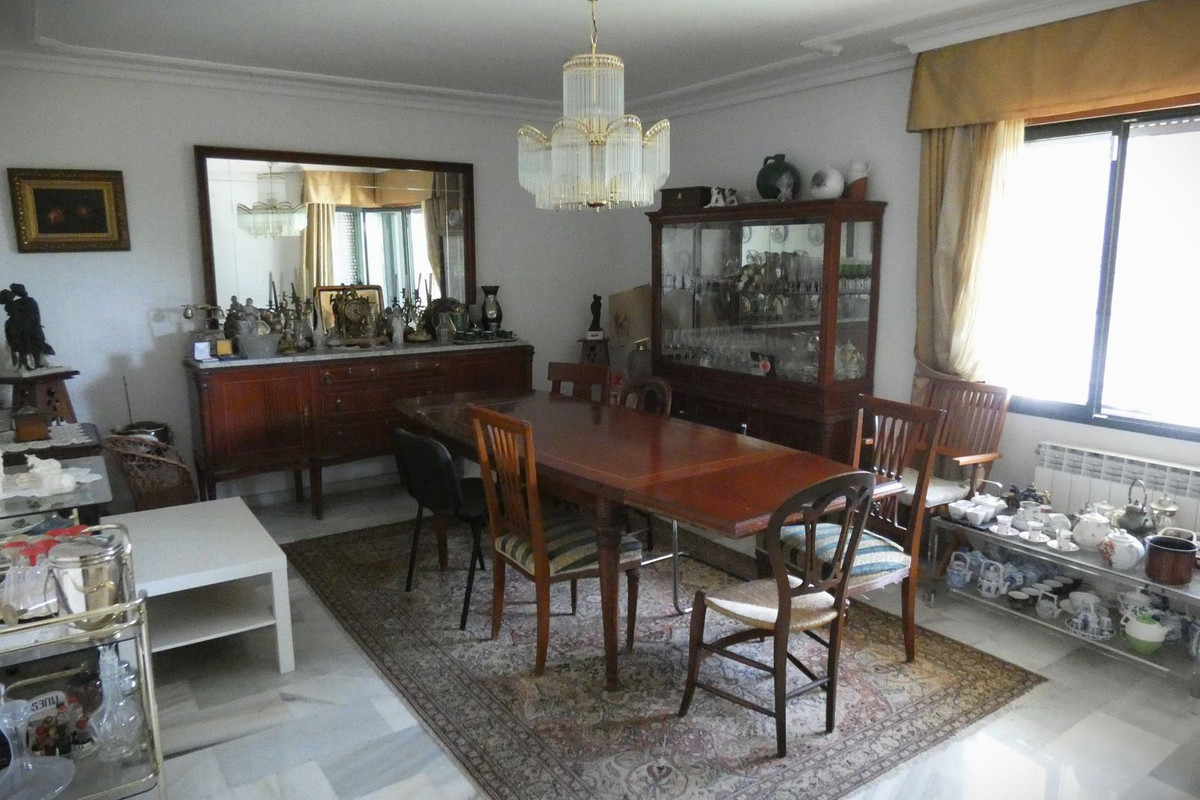 5 Bed Townhouse for sale in Marbella Costa Del Sol, Málaga, Spain