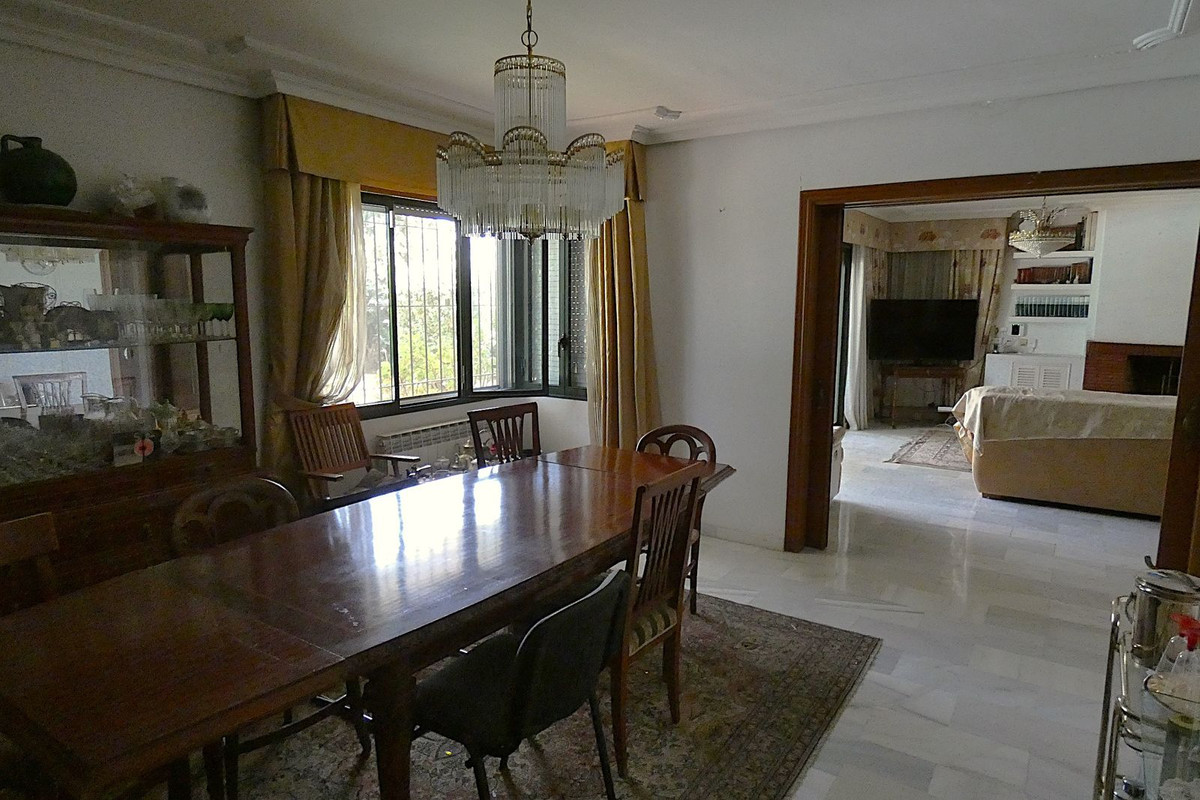 5 Bed Townhouse for sale in Marbella Costa Del Sol, Málaga, Spain