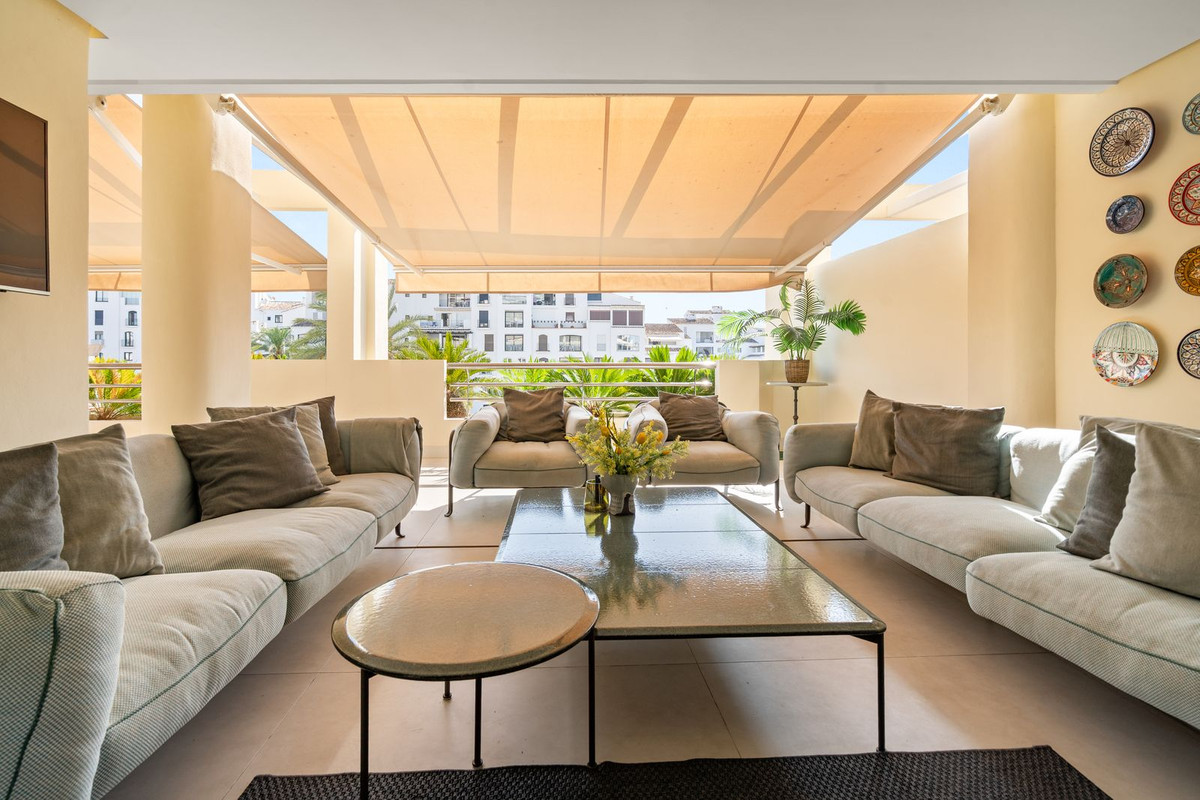 Se vende Apartamento Planta Media de 4 dormitorios en Costa Del Sol, Málaga, España