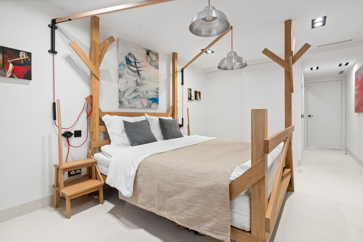 Se vende Apartamento Planta Media de 4 dormitorios en Costa Del Sol, Málaga, España