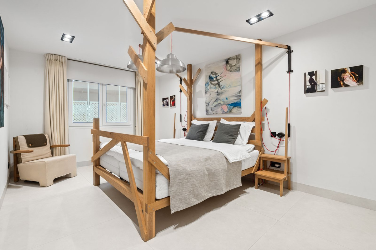 Se vende Apartamento Planta Media de 4 dormitorios en Costa Del Sol, Málaga, España