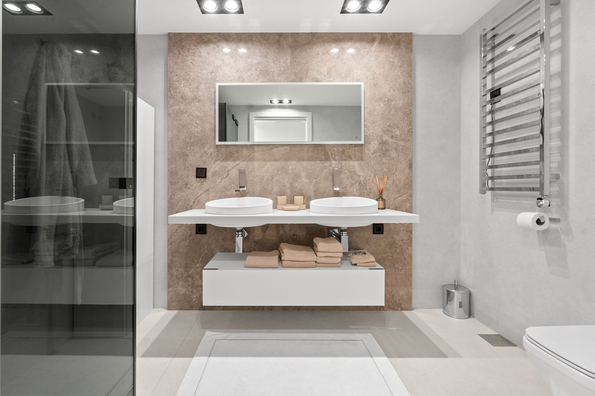 Se vende Apartamento Planta Media de 4 dormitorios en Costa Del Sol, Málaga, España