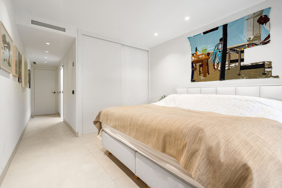Se vende Apartamento Planta Media de 4 dormitorios en Costa Del Sol, Málaga, España
