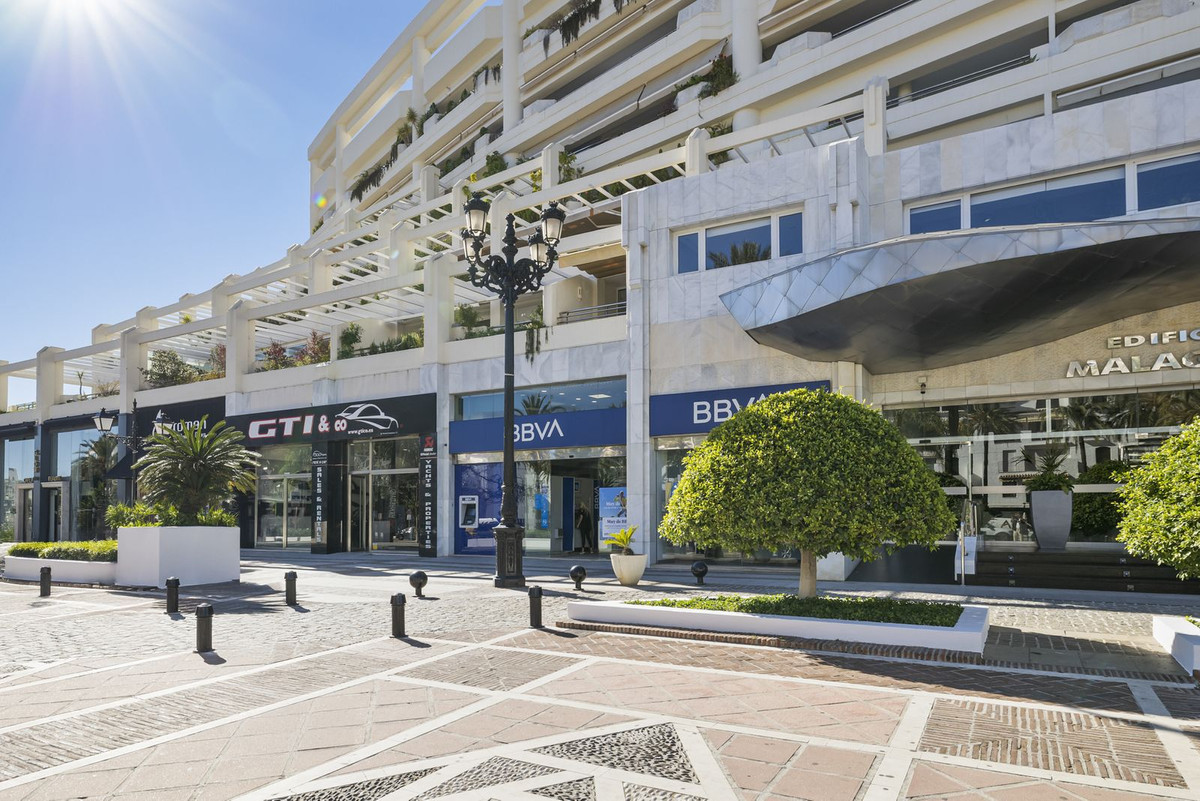 Se vende Apartamento Planta Media de 4 dormitorios en Costa Del Sol, Málaga, España