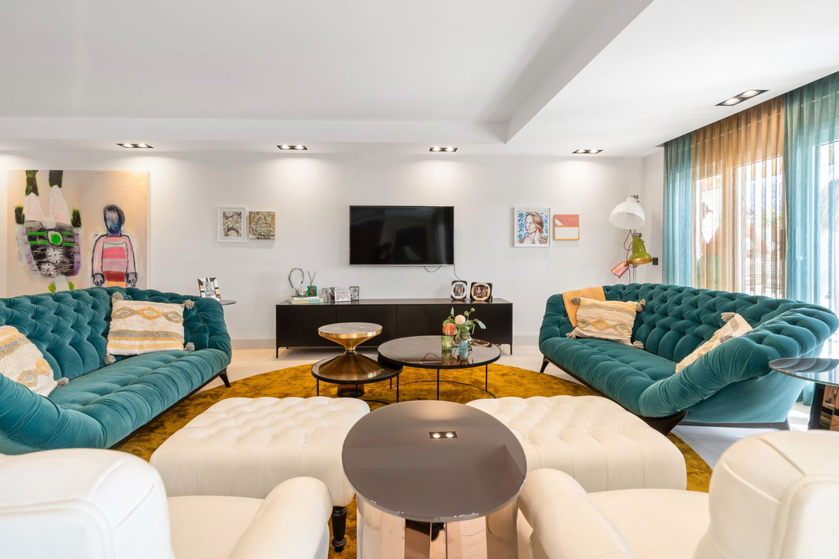 Se vende Apartamento Planta Media de 4 dormitorios en Costa Del Sol, Málaga, España