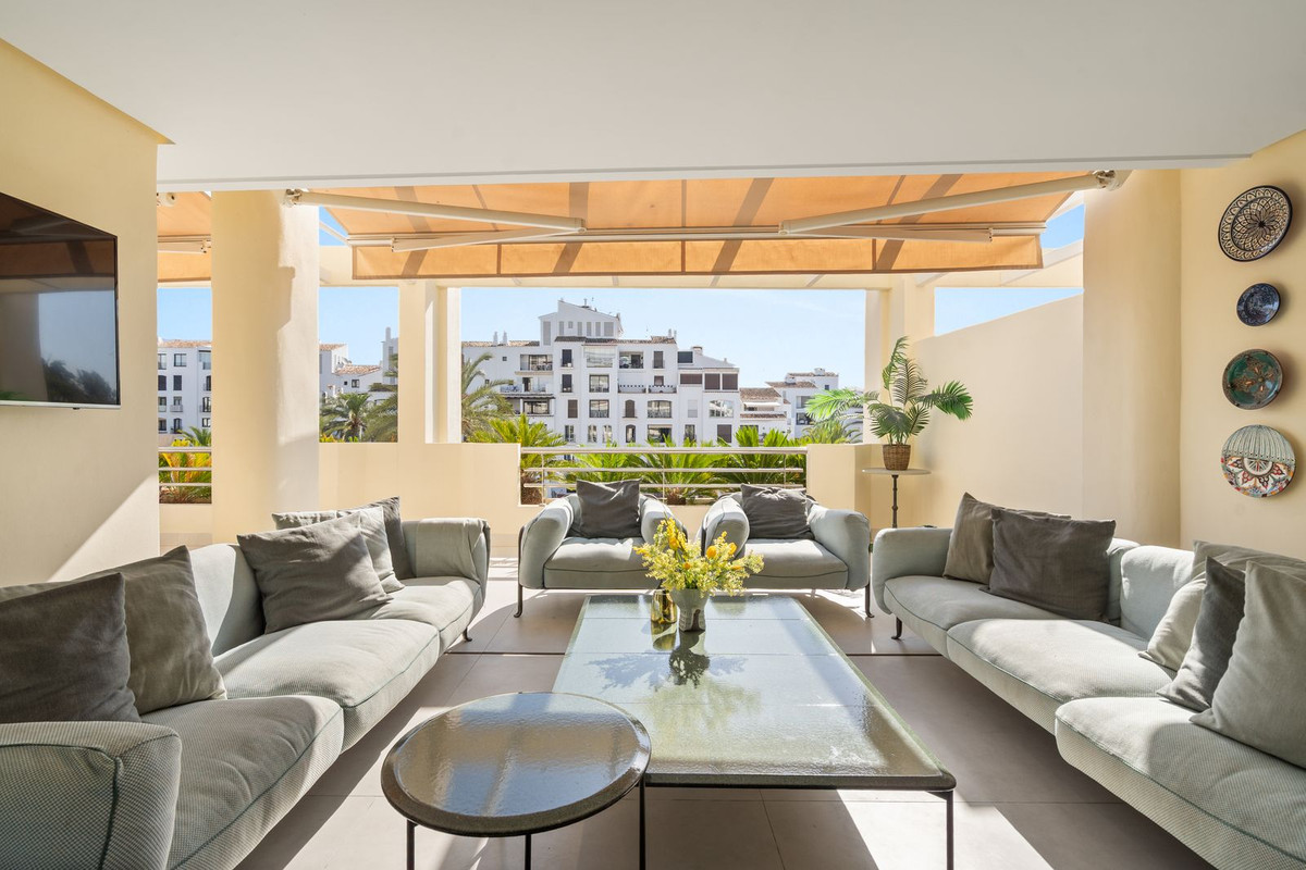 Se vende Apartamento Planta Media de 4 dormitorios en Costa Del Sol, Málaga, España