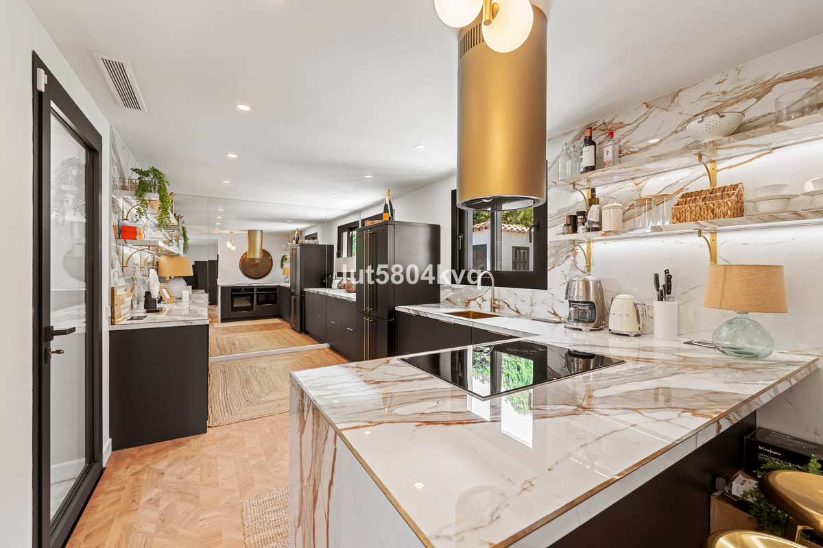 4 Bed Townhouse for sale in Nueva Andalucía Costa Del Sol, Málaga, Spain
