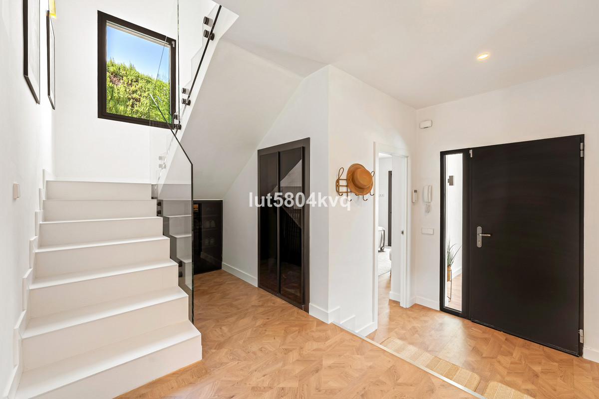 4 Bed Townhouse for sale in Nueva Andalucía Costa Del Sol, Málaga, Spain