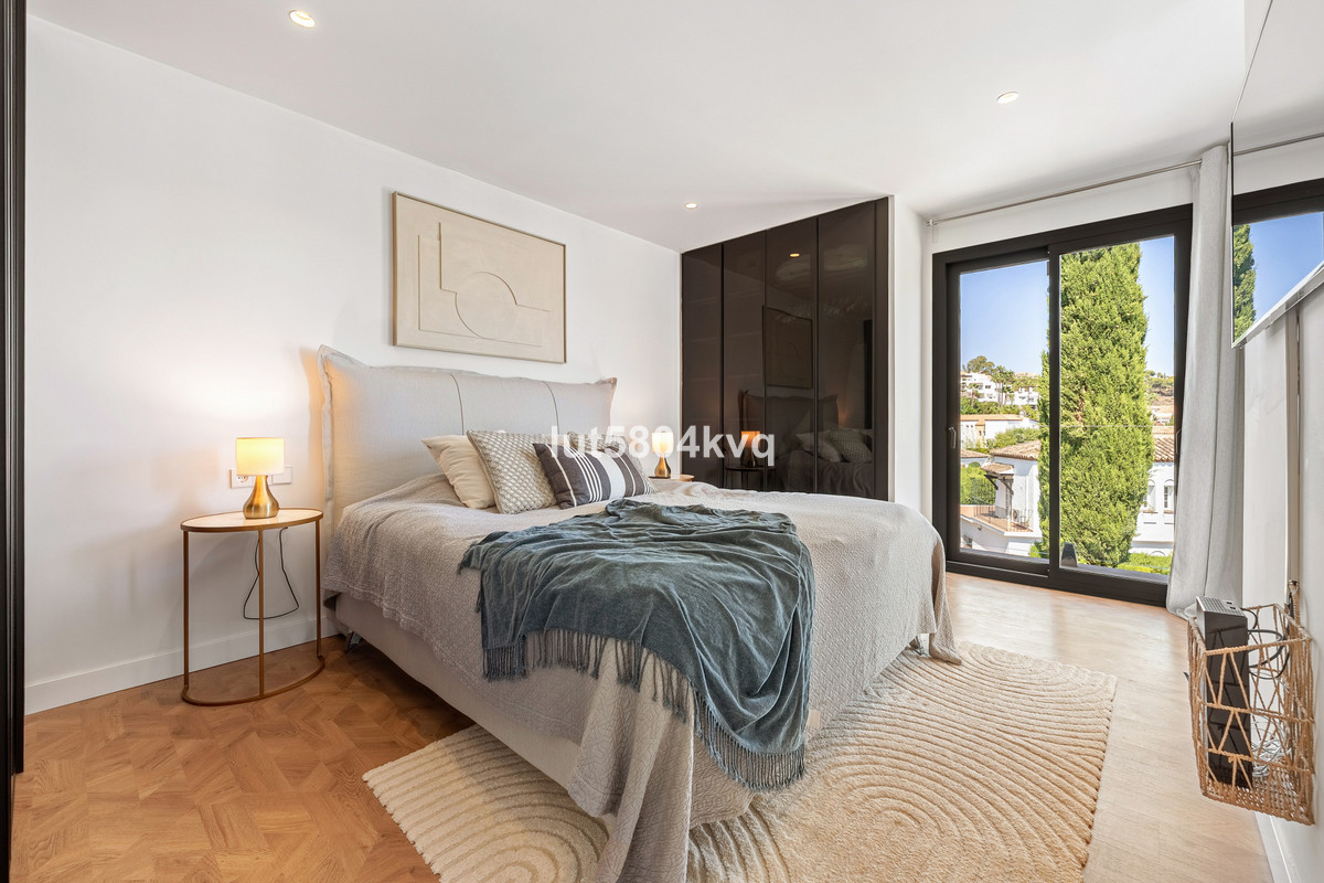 4 Bed Townhouse for sale in Nueva Andalucía Costa Del Sol, Málaga, Spain