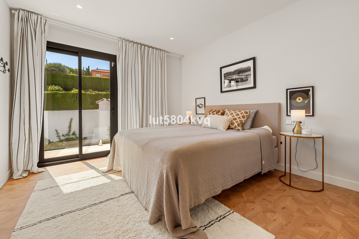4 Bed Townhouse for sale in Nueva Andalucía Costa Del Sol, Málaga, Spain