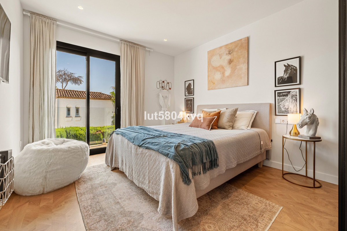 4 Bed Townhouse for sale in Nueva Andalucía Costa Del Sol, Málaga, Spain