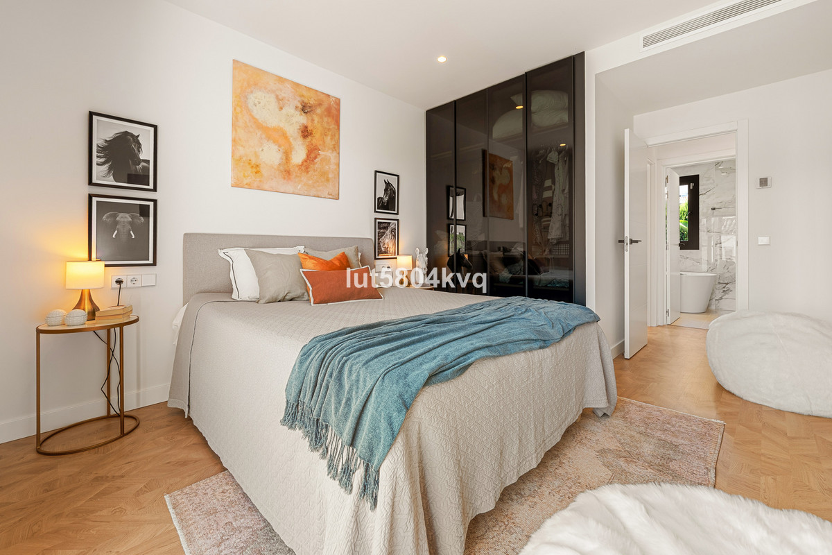 4 Bed Townhouse for sale in Nueva Andalucía Costa Del Sol, Málaga, Spain