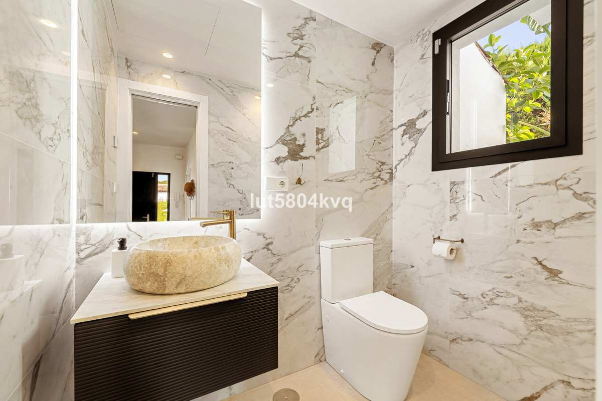 4 Bed Townhouse for sale in Nueva Andalucía Costa Del Sol, Málaga, Spain
