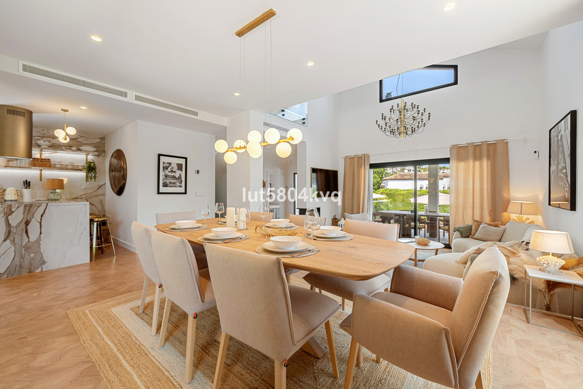 4 Bed Townhouse for sale in Nueva Andalucía Costa Del Sol, Málaga, Spain