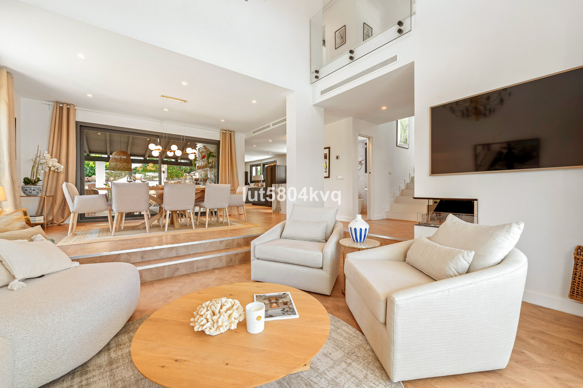 4 Bed Townhouse for sale in Nueva Andalucía Costa Del Sol, Málaga, Spain