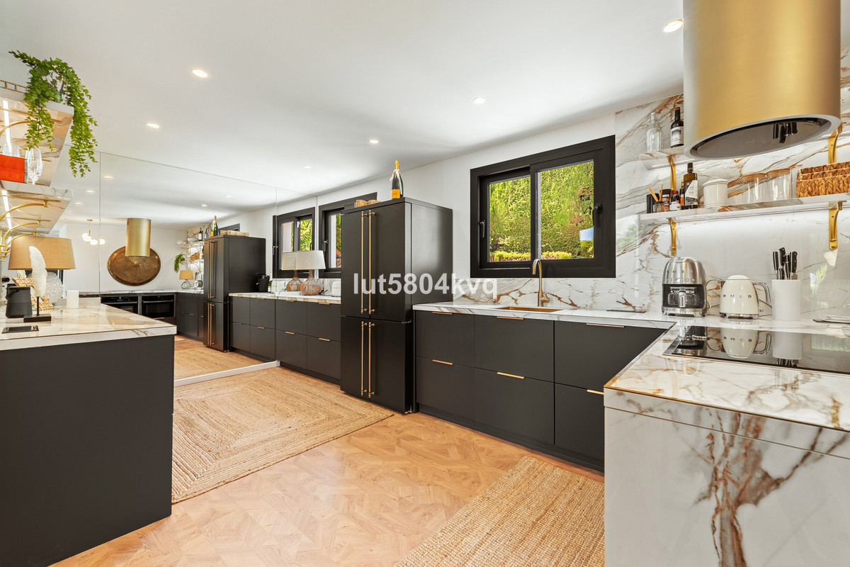 4 Bed Townhouse for sale in Nueva Andalucía Costa Del Sol, Málaga, Spain