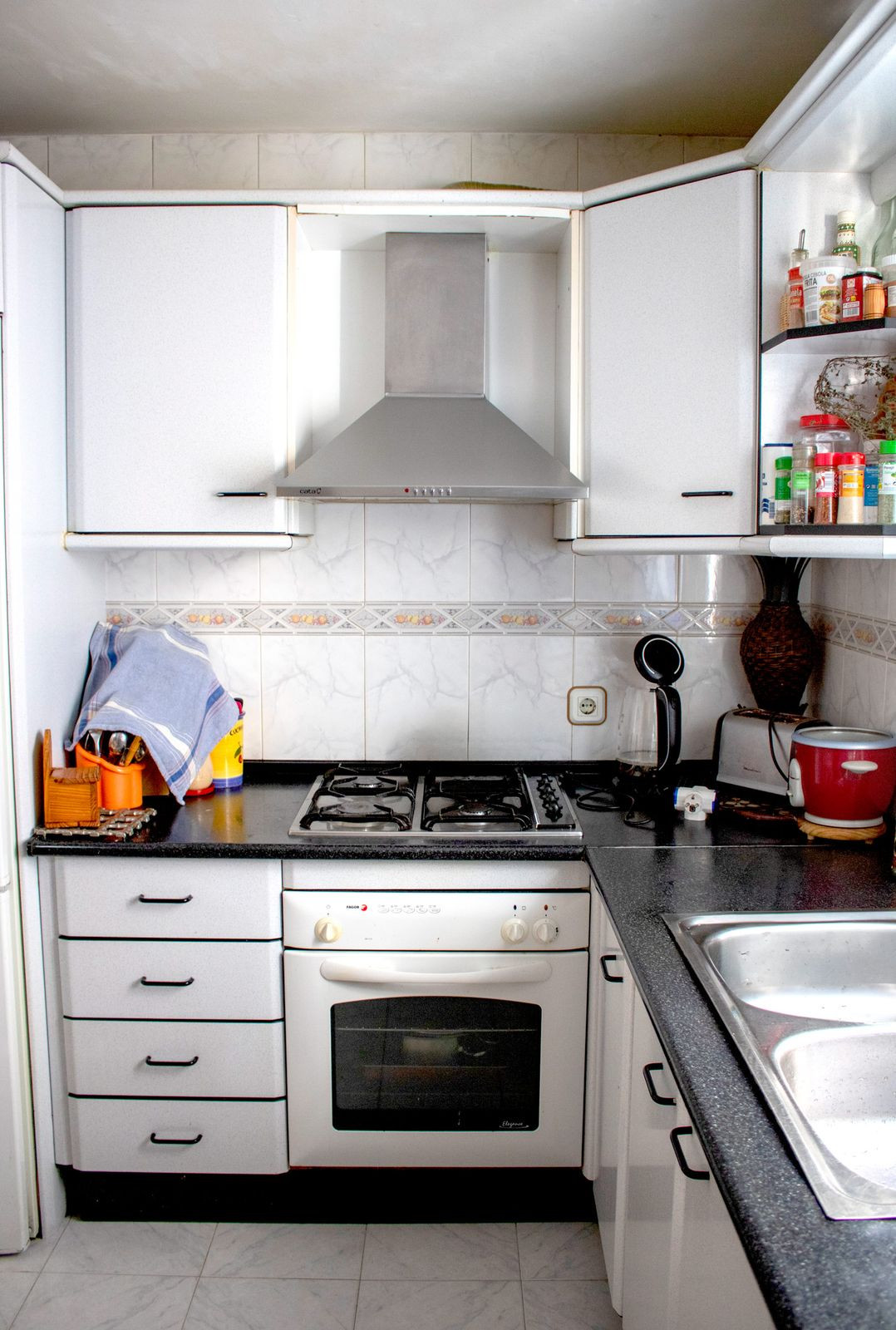 4 Bed Apartment for sale in San Pedro De Alcántara Costa Del Sol, Málaga, Spain