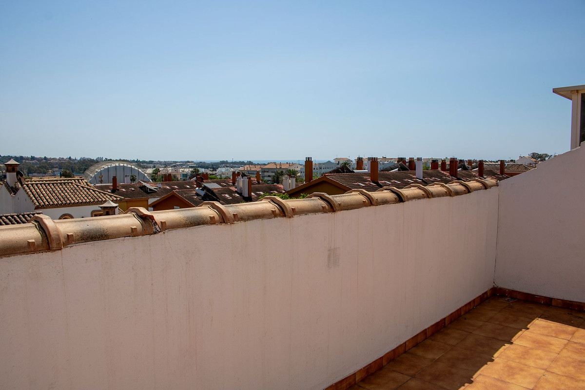 4 Bed Apartment for sale in San Pedro De Alcántara Costa Del Sol, Málaga, Spain