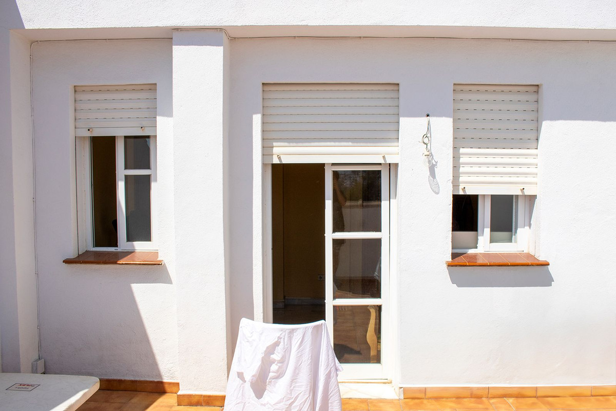 4 Bed Apartment for sale in San Pedro De Alcántara Costa Del Sol, Málaga, Spain