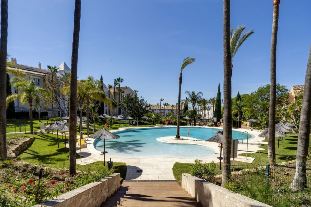 3 Bed Apartment for sale in Bahía De Marbella Costa Del Sol, Málaga, Spain