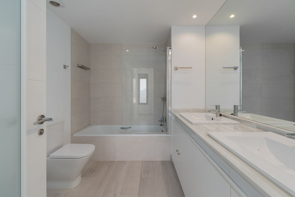4 Bed Townhouse for sale in La Mairena Costa Del Sol, Málaga, Spain