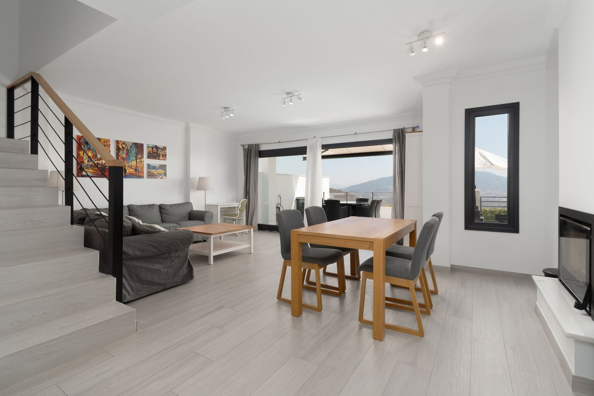 4 Bed Townhouse for sale in La Mairena Costa Del Sol, Málaga, Spain